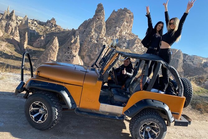 Visite guidée en jeep d'une demi-journée en petit groupe en Cappadoce