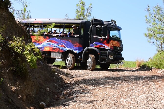 Monster Truck et Omnibus 4x4 avec rafting dans le parc Koprulu depuis Side