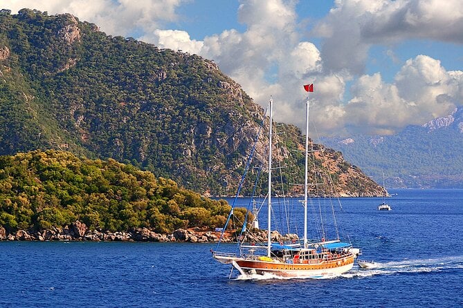 Desde Fethiye: alquiler de cabina de goleta a Olympos