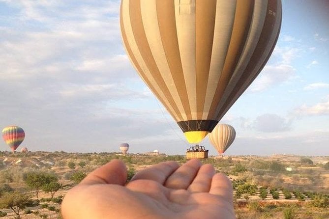 جولة منطاد الهواء الساخن في وادي كات كابادوكيا