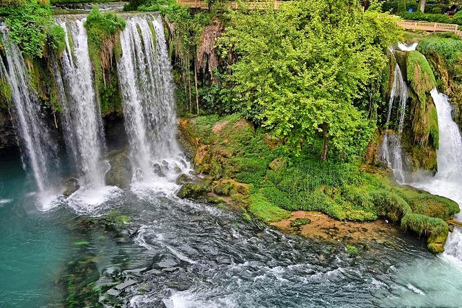 Lazy Duck Travel ile Teleferik ve 2 Şelale ile Antalya Şehir Turu