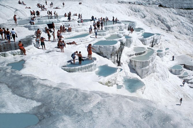 Excursion d'une journée en groupe à Pamukkale depuis les hôtels de Kusadasi