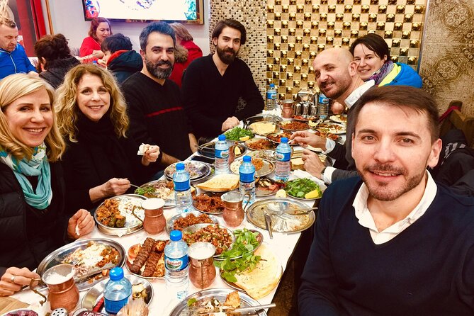 Dîner turc traditionnel et expérience de derviche avec les habitants d'Istanbul