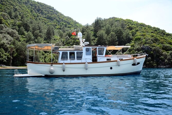 Crociera in yacht privato di un'intera giornata a Marmaris con ritiro