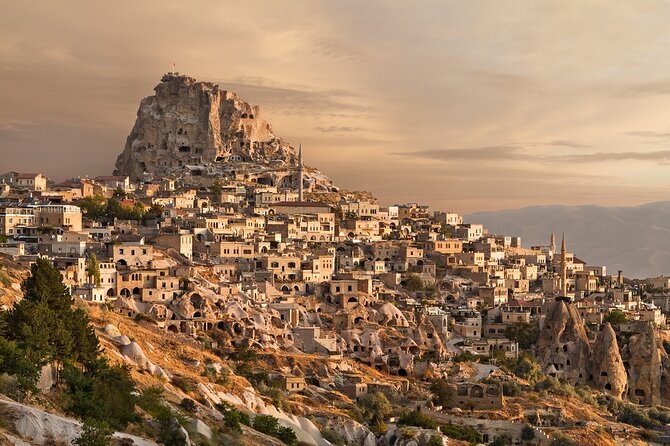 Cappadocia Red Tour (guide professionnel + billets + déjeuner)