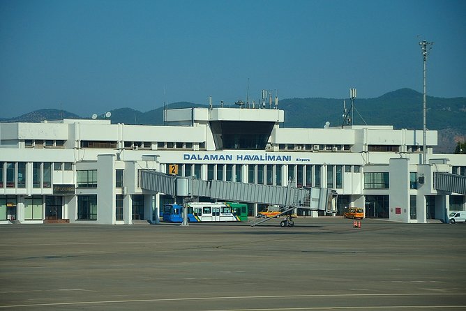 Traslados privados entre los aeropuertos de İzmir Adnan Menderes - Muğla Dalaman