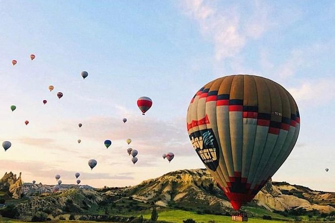 Paseo privado en globo aerostático sobre Capadocia