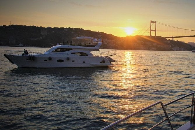 Crociera privata sul Bosforo in yacht privato