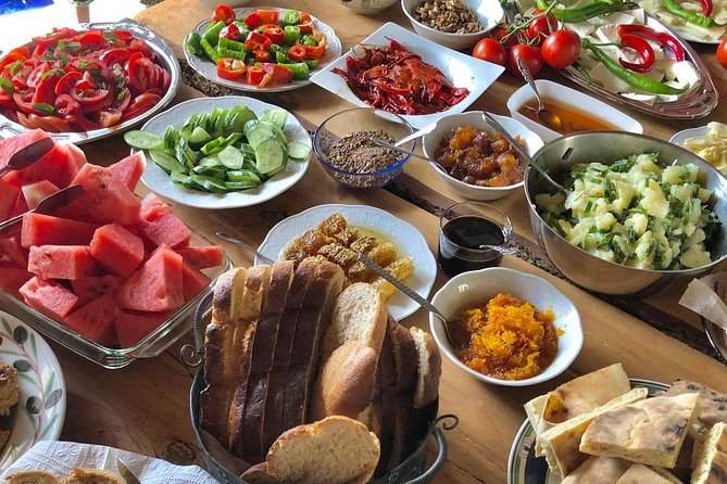 Shore Excursions: Private Traditional Turkish Breakfast & Kusadasi City Tour