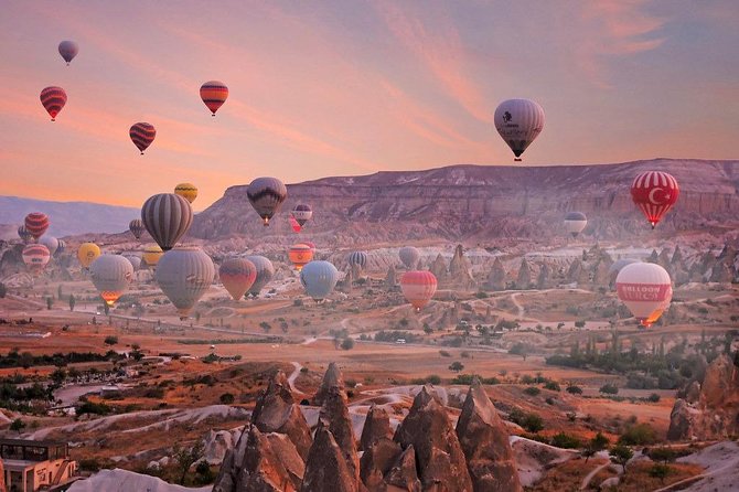 Visite rouge quotidienne de la Cappadoce