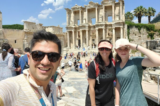 Kuşadası Limanı'ndan Rehberli Efes Sahil Gezisi