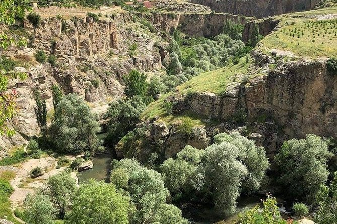 La ciudad subterránea y el valle de Ihlara son más convenientes con taxímetro