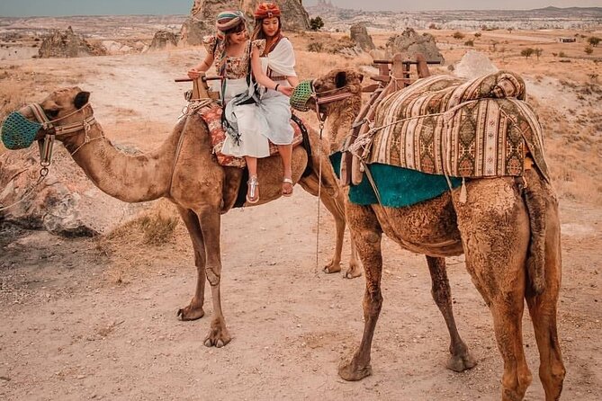 Offerta pacchetto: Camel Safari + 2 tour di un'intera giornata ai punti salienti della Cappadocia