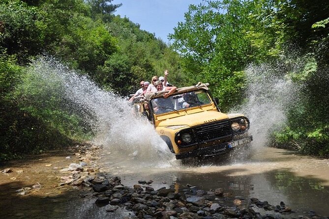 Safari en jeep por el parque natural y natación en Davutlar Kusadasi con traslado