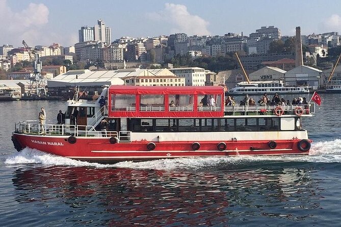 ボスポラス海峡ツアー イスタンブール 3 時間ツアー、アジア側でのショッピングのための 1 時間の停車付き