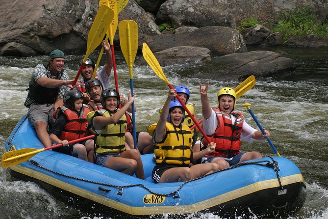 Rafting de día completo en el cañón de Koprulu