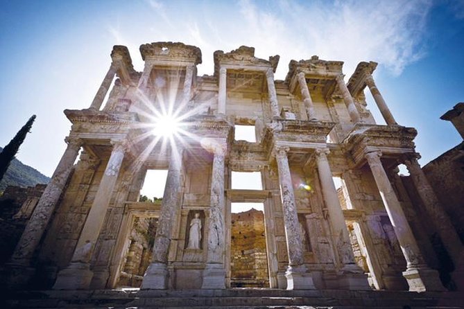 Kuşadası'ndan Özel Rehberli Efes Antik Kenti ve Van