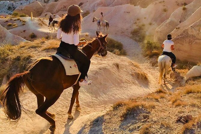 تجربة ركوب الخيل للمجموعات الصغيرة في كابادوكيا