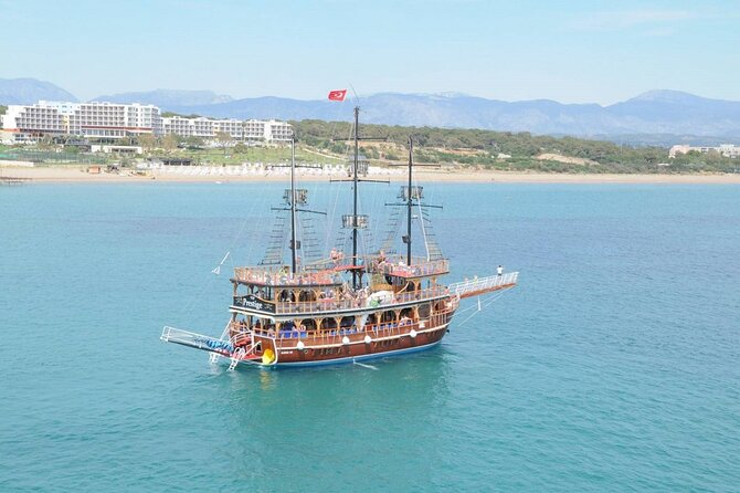 Excursion d'une journée en bateau à Manavgat avec le bazar local d'Alanya