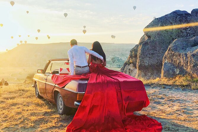 Tour privato all'alba in un'auto d'epoca a Capadoccia con ritiro