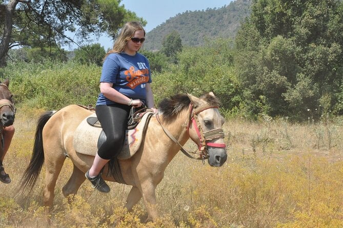 Safari guiado de medio día a caballo en Marmaris