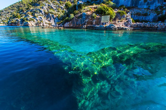 前往 Kekova 的私人乘船游览，包括卡斯的烧烤午餐