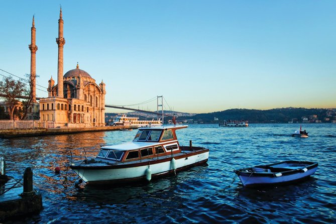 Istanbul Guided Tour including Domestic Flights from Kemer