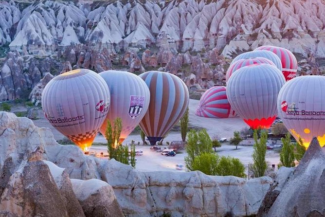 Испытайте тайну на воздушном шаре Deluxe Cappadocia