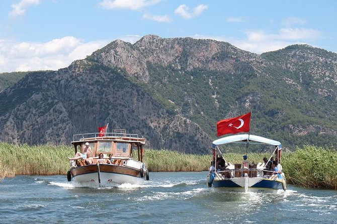 Crociera sul fiume Dalyan in barca con pranzo e osservazione delle tartarughe marine