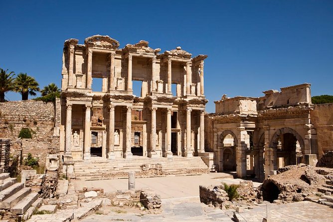 Tour di 4 giorni in Turchia per piccoli gruppi da Kusadasi: Pamukkale, Efeso e Ierapoli