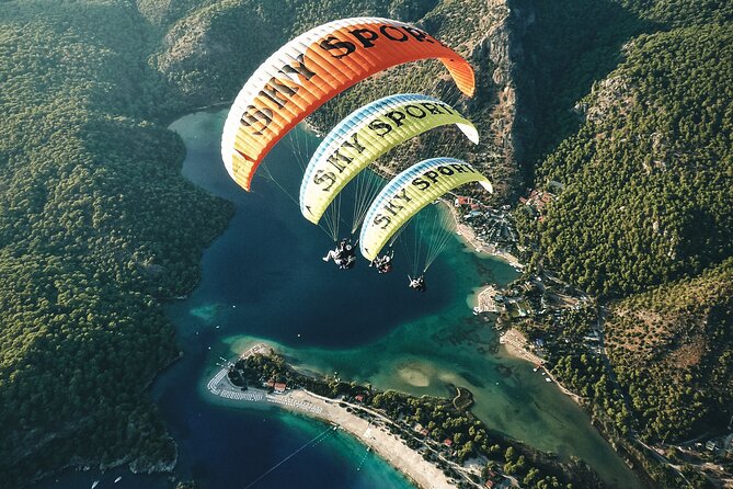 Vol en parapente en tandem au-dessus du lagon bleu, Oludeniz