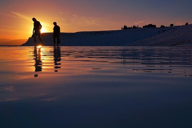 Visite guidée quotidienne de Pamukkale avec prise en charge à l'hôtel à Pamukkale.