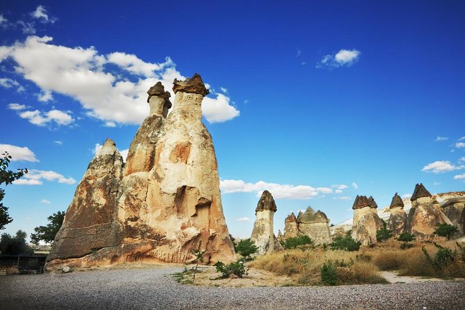 Visite en petit groupe de la Cappadoce : vallée de Devrent, vallée des moines et musée en plein air de Göreme