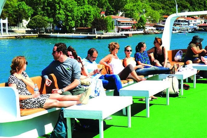 Excursión combinada de día completo en autobús y barco con el palacio Dolmabahce y el palacio Asia-Kucuksu