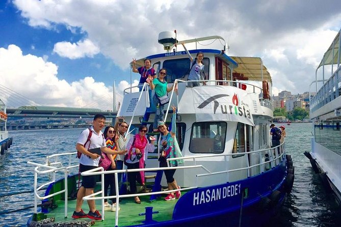 Crucero turístico en barco por el Bósforo