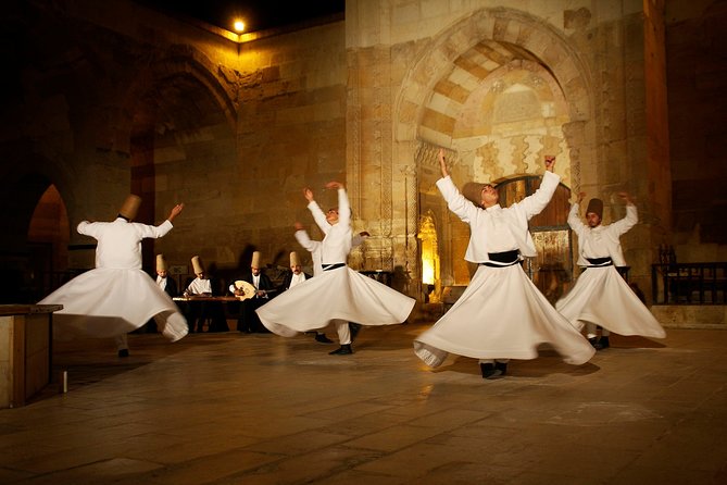 Sema-Zeremonie der Sufi-wirbelnden Derwische in Kappadokien