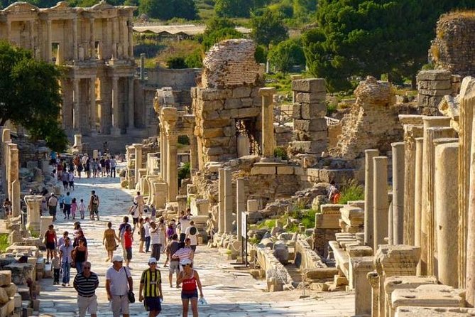 Kuşadası'ndan Özel Efes ve Şirince Köyü Turu