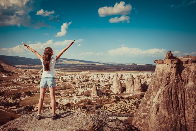 Tour de senderismo de día completo en los hermosos valles de Capadocia