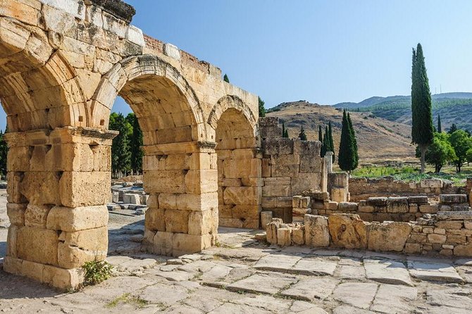 Sources chaudes de Pamukkale et ville antique de Hiérapolis au départ de Belek