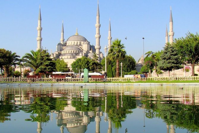 Klassische Istanbul-Tour mit St. Sophia, Blauer Moschee, Topkapi-Palast und G. Basar