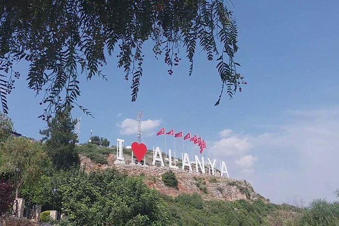 Side'den Tekne Turu ve Öğle Yemeği ile Alanya Şehir Turu