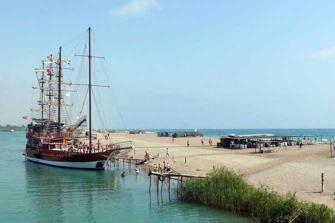 Side'den Manavgat Nehri'nde Tekne Gezisi ve Türk Çarşısı'nda alışveriş