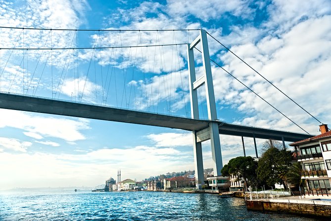 Tour por el puente del Bósforo, la colina de Camlica y el palacio de Dolmabahce